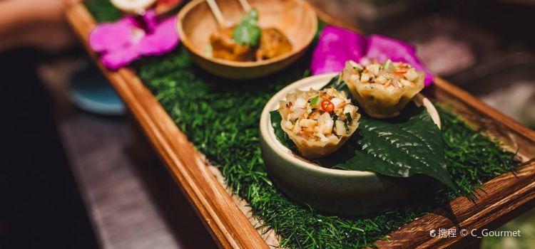 Issaya Siamese Club Reviews Food Drinks In Bangkok Trip Com