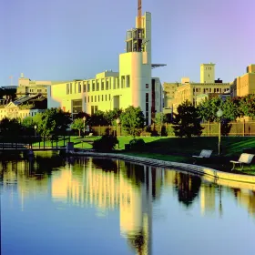 Pointe-à-Callière Montréal Archaeology and History Complex