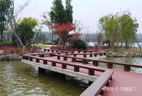 Lake Haitang