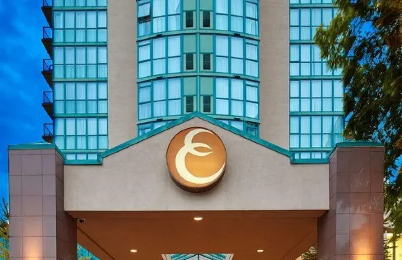 温哥華大都會行政酒店及會議中心(Executive Plaza Hotel & Conference Centre, Metro Vancouver)