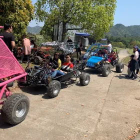 Qiandaohu Shan De Yueyekadingche Club