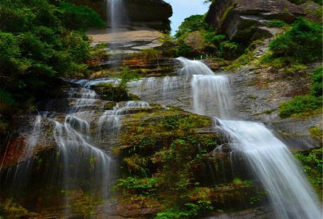 Qingyunshanjiutian Waterfall