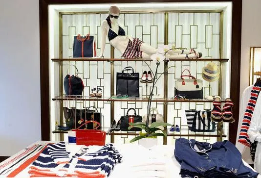 Shop Tommy Hilfiger USA and Ship to Singapore! Refresh Your Closet w/  Trending Styles, Buyandship SG