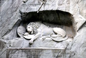 Lion Monument Popular Attractions Photos