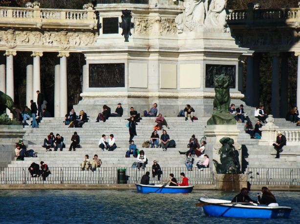 Calendar \u0026 Introduction of Spain Holidays 2022 | Trip.com