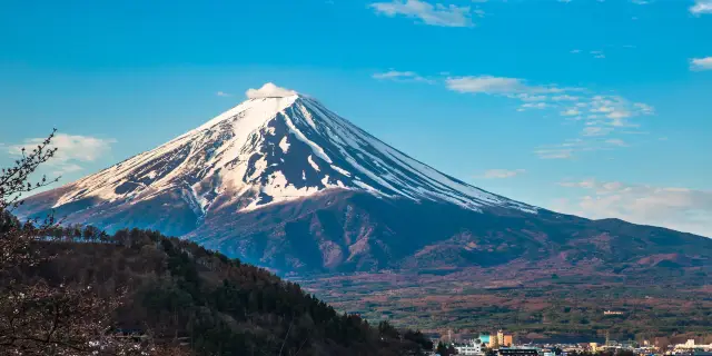 絶対に行くべき富士山の観光スポット トリップドットコム