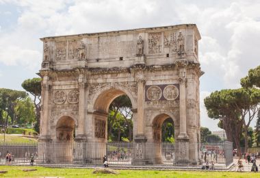 Arch of Constantine รูปภาพAttractionsยอดนิยม