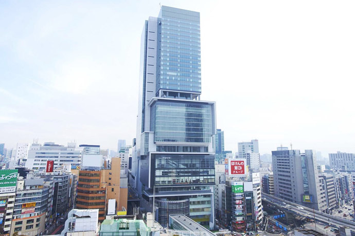 松坂屋松坂屋上野店是距離東京觀光名勝地上野,淺草,秋葉原最近的百貨