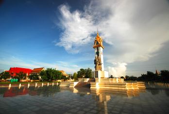 柬越友誼紀念碑 熱門景點照片