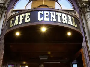 中央咖啡館
