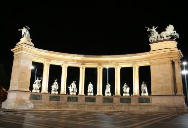 Heroes' Square Popular Attractions Photos