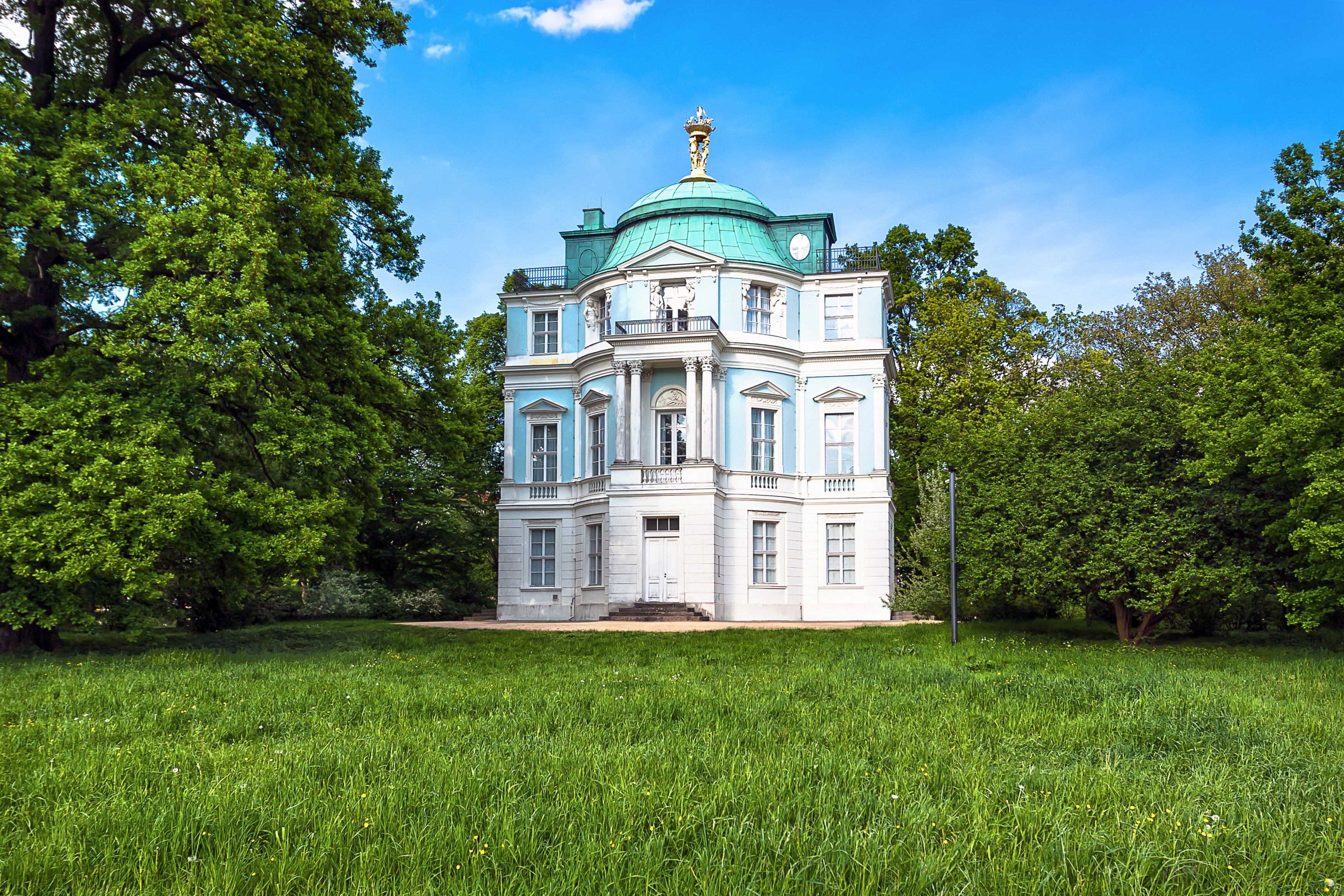 シャルロッテンブルク宮殿のレビュー シャルロッテンブルク宮殿のチケット シャルロッテンブルク宮殿の割引 シャルロッテンブルク宮殿の交通機関 所在地 営業時間 シャルロッテンブルク宮殿周辺の観光スポット ホテル グルメ Trip Com