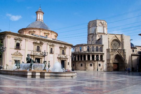 Calendar \u0026 Introduction of Spain Holidays 2022 | Trip.com