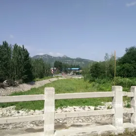 Mysterious Cottage in Qingzhou
