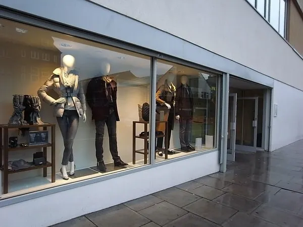 Burberry outlet 29-31 chatham shop pl london e9 6lp