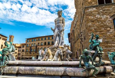 Fountain of Neptune Popular Attractions Photos
