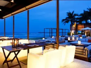 Oceanside beach club & restaurant