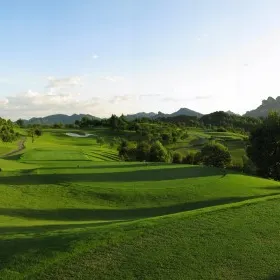 Wuyi Shan Fengjing Gao'erfu Club