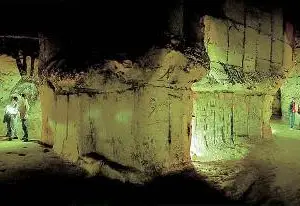 聖彼德堡洞窟