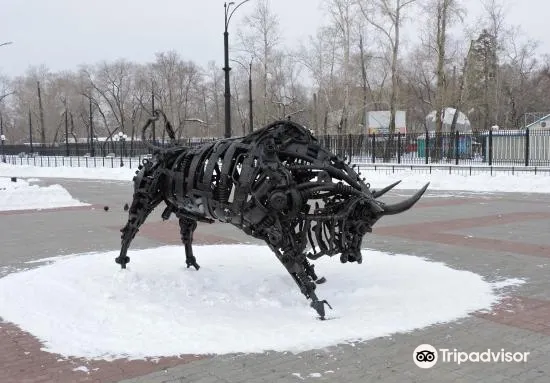 Sculpture Iron Bull