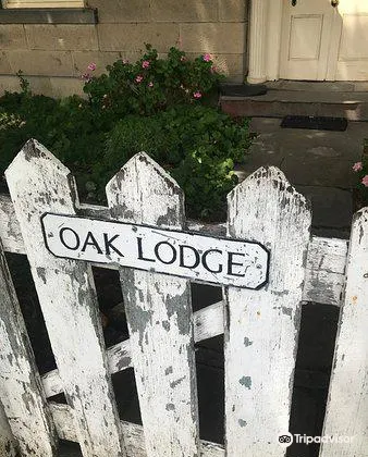Oak Lodge2