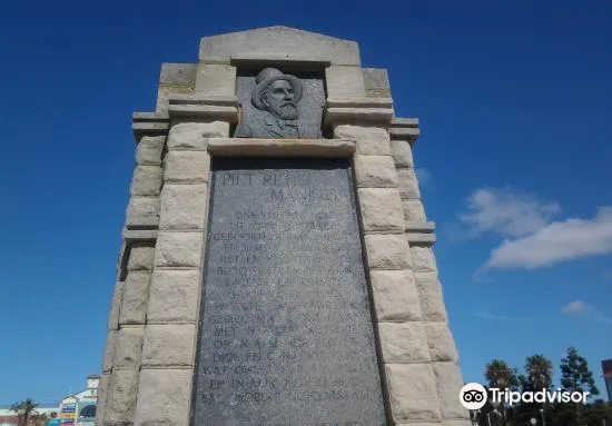 Piet Retief Monument2