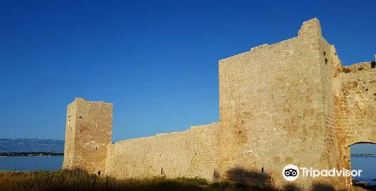 Kastelina Castle