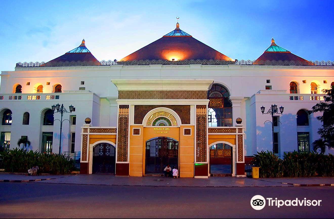 No nude top in Palembang