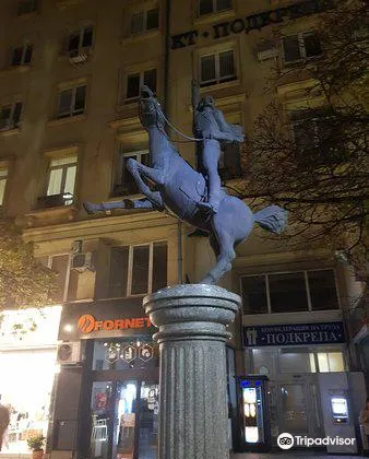 Giuseppe Garibaldi Monument1
