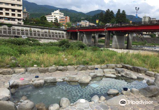 下呂溫泉噴泉池景點評價 下呂溫泉噴泉池門票 下呂溫泉噴泉池優惠 下呂溫泉噴泉池交通 地址 開放時間 下呂溫泉噴泉池附近景點 酒店及美食 Trip Com