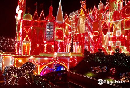 “it’s a small world” Holiday