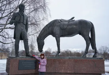 Monument K.N.Batyushkovu รูปภาพAttractionsยอดนิยม