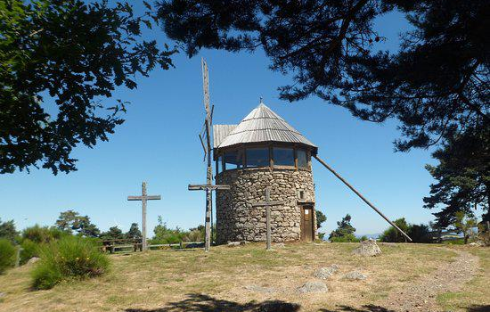 Les Vastres Travel Guide 2023 Things to Do, What To Eat & Tips