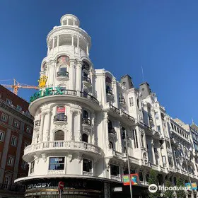 Edificio Grassy