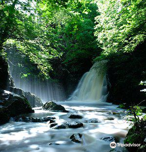 Gleno Waterfall