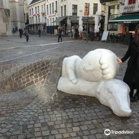 Nello & Patrasche Statue