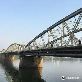 Truong Tien Bridge