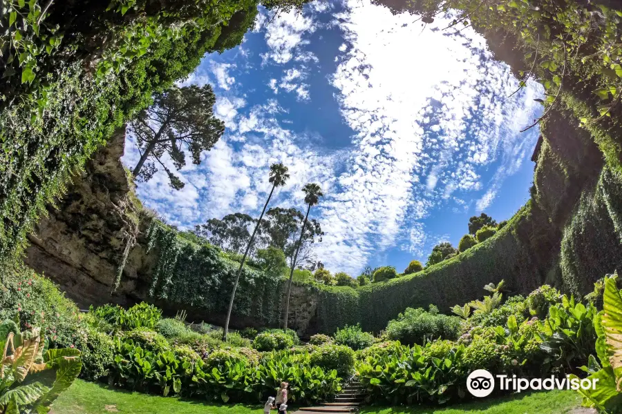 Umpherston Sinkhole / Balumbul