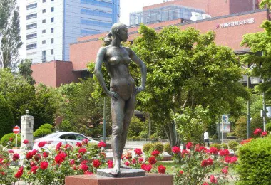 Young Lady Statue รูปภาพAttractionsยอดนิยม