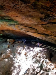 Whispering Cave Trail