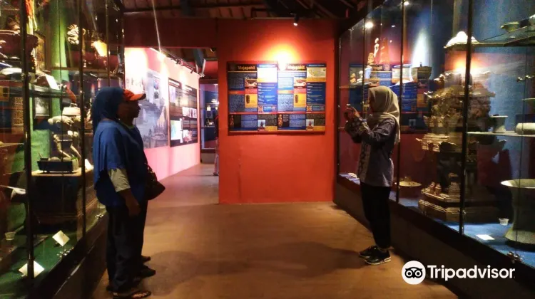 D Topeng Kingdom Museum Travel Guidebook Must Visit Attractions In Batu Sub District D Topeng Kingdom Museum Nearby Recommendation Trip Com D Topeng Kingdom Museum Travel Guidebook Must Visit Attractions In Batu Sub District D Topeng Kingdom Museum Nearby Recommendation Trip Com