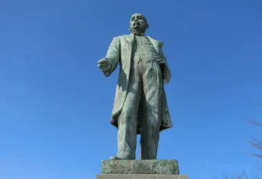 Kuroda Kiyotaka Statue รูปภาพAttractionsยอดนิยม