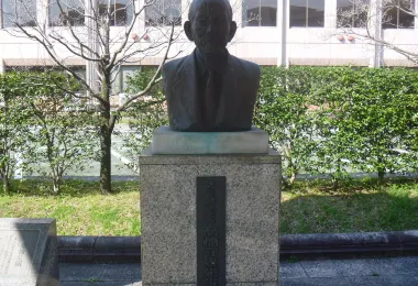Morio Takahashi Bust Statue รูปภาพAttractionsยอดนิยม