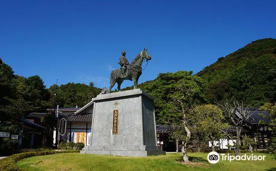 香山公園景點評價 香山公園門票 香山公園優惠 香山公園交通 地址 開放時間 香山公園附近景點 酒店及美食 Trip Com