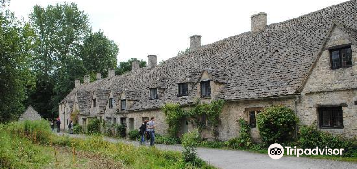 Cotswold District travel guides 2020 Cotswold District attractions map