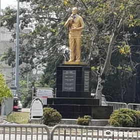 Pieter Keuneman Memorial Statue